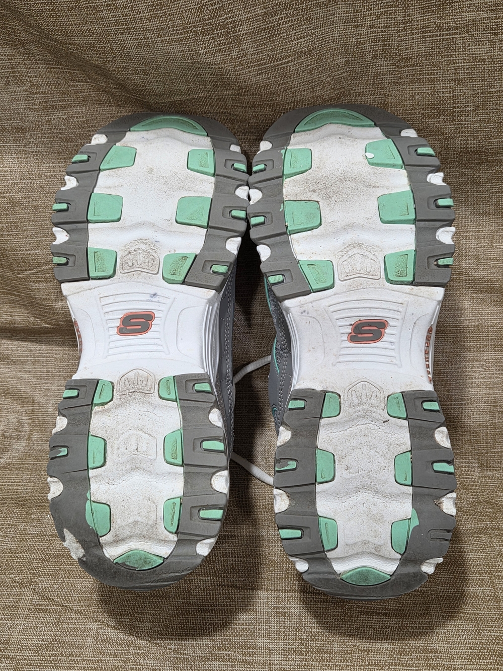 Skechers D'Lites Sparkling Rain sneakers in Gray Womens 9.5 - Picture 9 of 10
